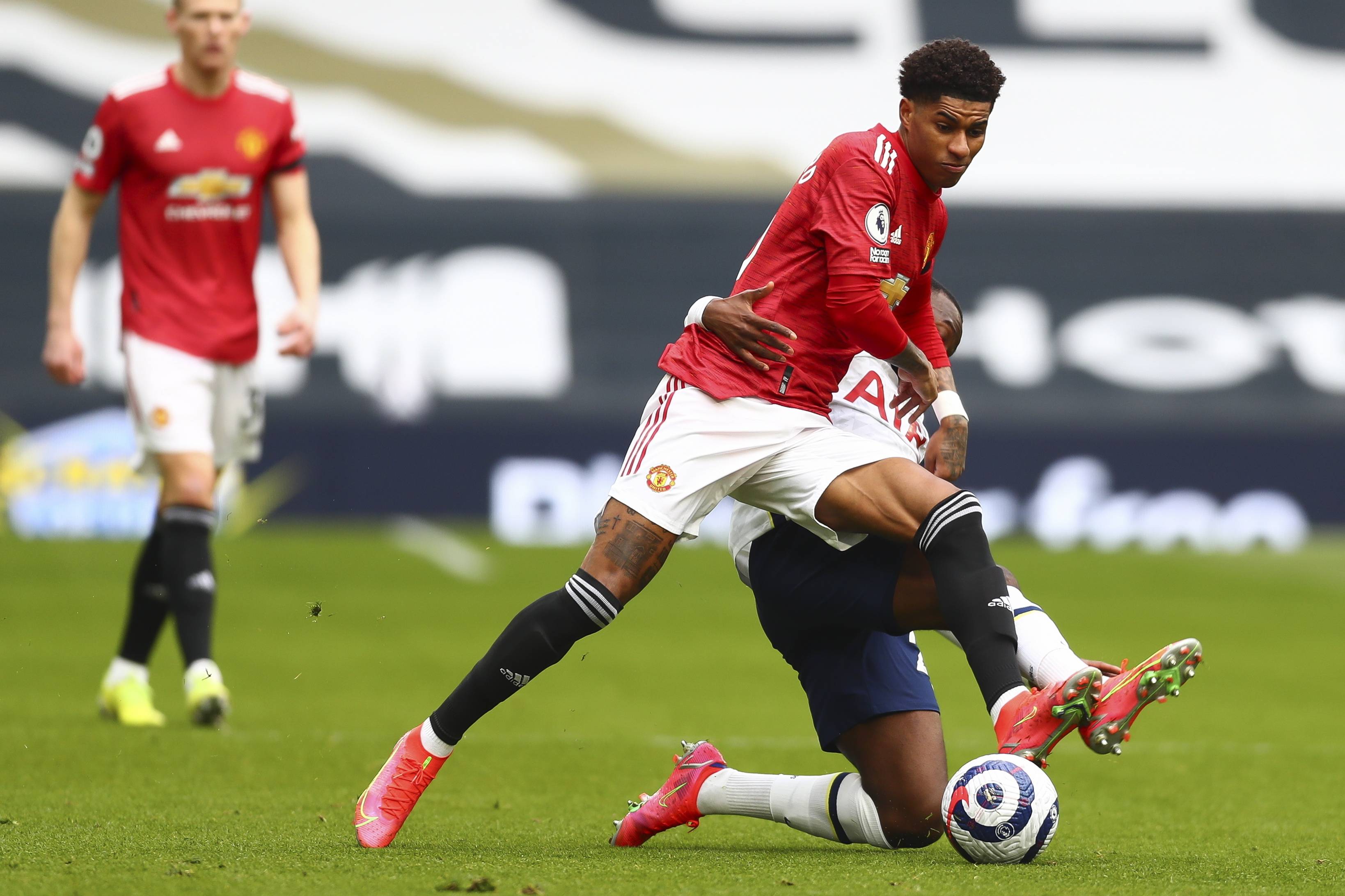 名字再次被 名字再次被